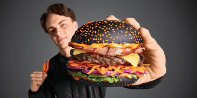 Proklely hamburgery Oscara Piastriho? Restaurace stojící za promo akcí se brání