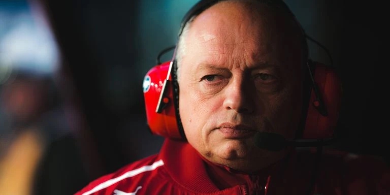 Hamilton označil sezónu za katastrofu, Vasseur reaguje