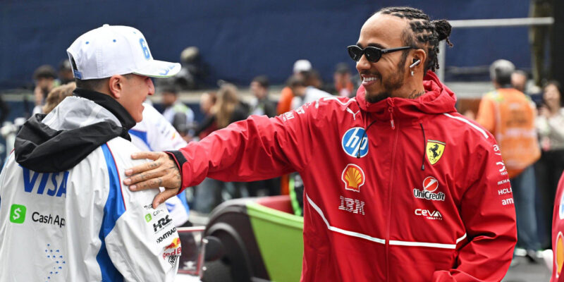 Hamilton posílá jasný vzkaz kritikům nováčků