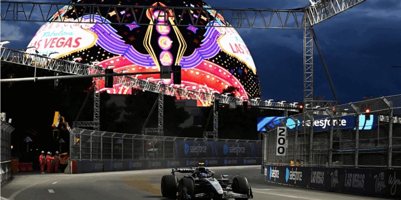 FP3 Las Vegas: Russell první, McLareny v problémech