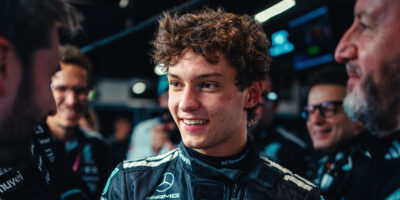 Ani nepustil spojku, Mercedes vysvětluje smolný Antonelliho trest