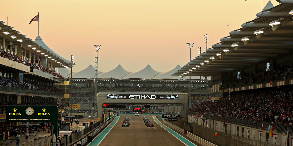 Start Velké ceny Abú Zabí 2024