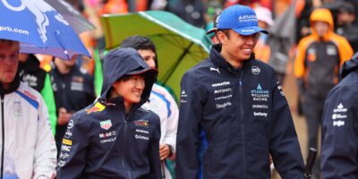 Alex Albon podporuje Júkiho Cunodu po vyřazení z Red Bullu