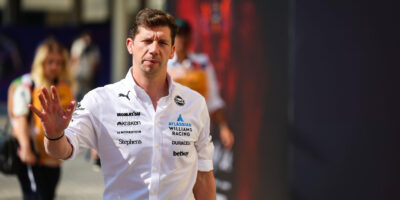 Vowles krotí vášně ohledně motorů Mercedesu pro rok 2026
