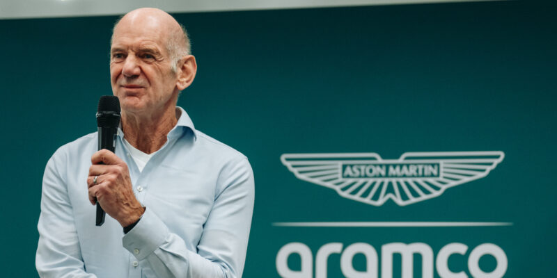 Newey dovede Aston Martin na špici, myslí si Damon Hill