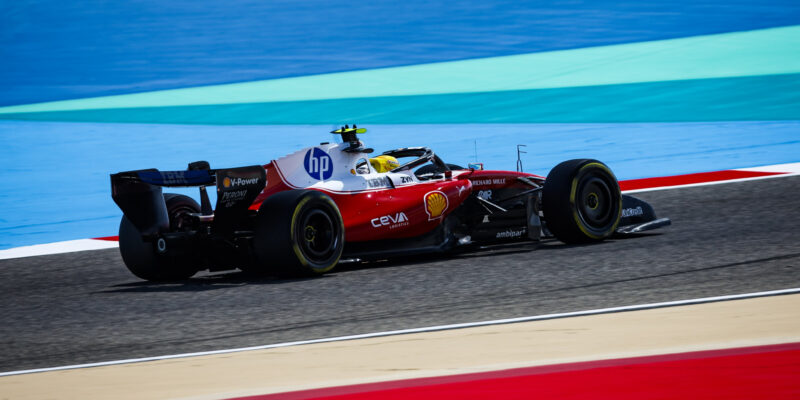 Hamilton kritizuje nové pohonné jednotky: Musíte mít titul, abyste je pochopili