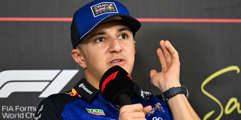 Nečeká ho nic lehkého: Verstappen radí Hadjarovi, jak přemýšlet
