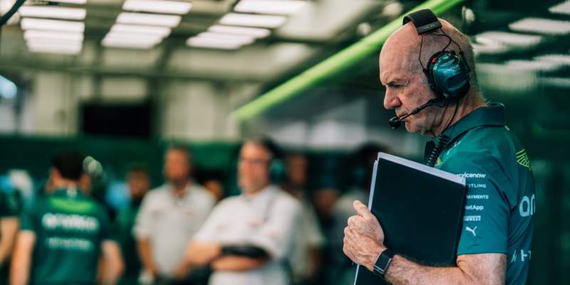 Podle Montoyi Aston Martin v testech maskuje svůj výkon