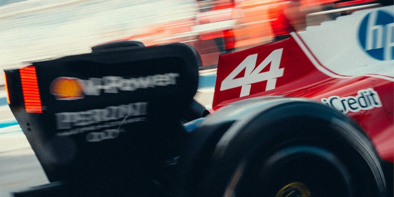 Pokud bude Ferrari rychlé, Hamilton získá titul, myslí si Mansell