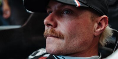 Bottas o Cadillacu: Dlouhá jednání a emotivní práce v továrně