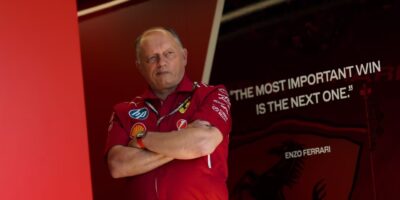 Týmy varovaly o problémech při startu, FIA je však nevyslyšela