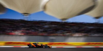 Jiskření v Číně: Antonelli slaví průlom, favorité se trápí