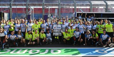 Jak se nováček Lindblad vyrovnal Verstappenovi