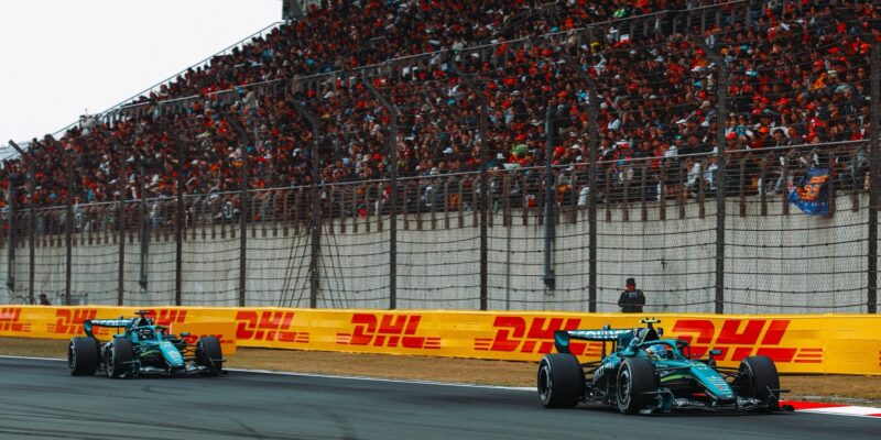 Aston o nepřítomnosti Neweyho v Číně: Bylo to součástí plánu