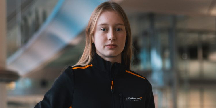 Ella Häkkinen bude závodit ve formuli 4. Dcera šampiona F1 se představí i v Česku