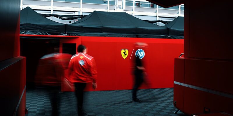 Uvnitř Maranella: Jak Ferrari během pauzy zůstává naplno v tempu