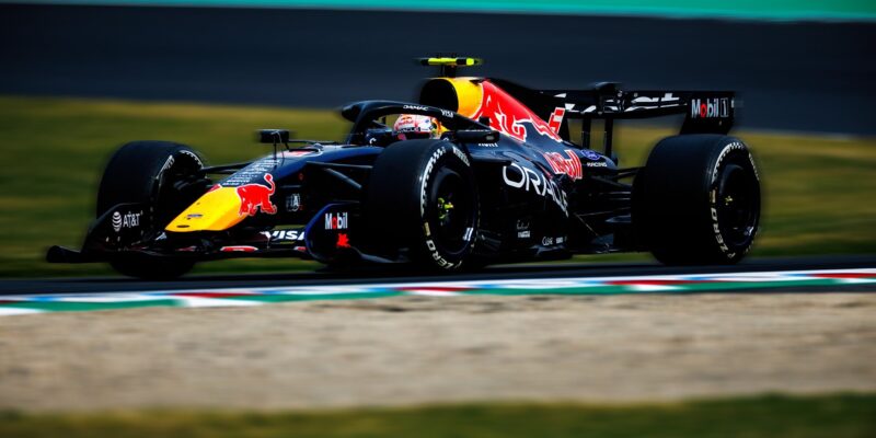 Verstappen způsobil rozruch s výrazně upraveným Red Bullem