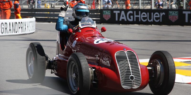 Grand Prix de Monaco Historique Cena Louise Chirona: Bradley plakal, Blakeney slavil