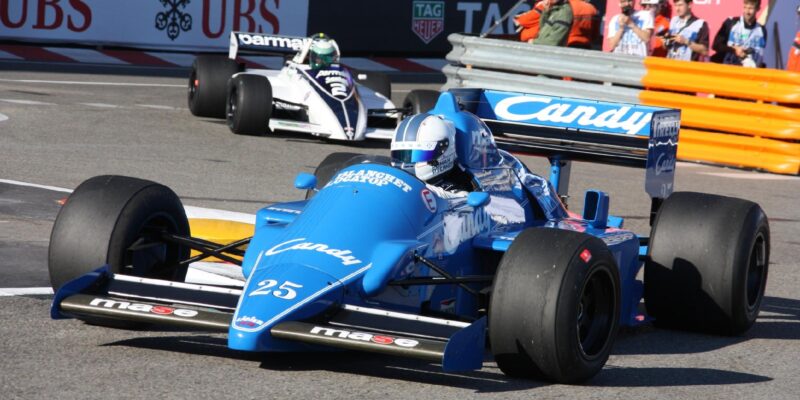 Grand Prix de Monaco Historique Cena Senny, vozy F1 1981-1985: Hall vítězem závěrečných jatek