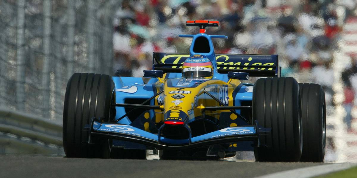Pro poslední tři závody v roce 2004 nahradil Jacques Villeneuve Jarna Trulliho v Renaultu