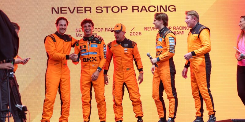 Show v Miami: legendy v ulicích a McLaren zpátky mezi elitou.