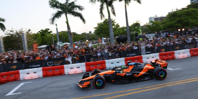 Akční víkend v Miami: Legendy v ulicích a návrat McLarenu
