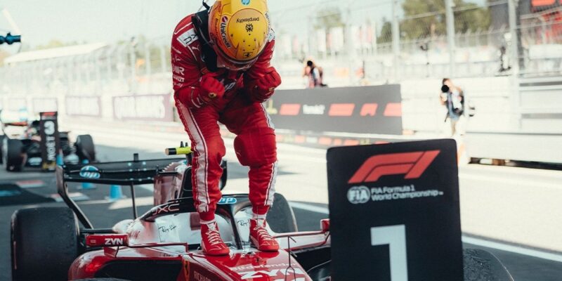 Lewis a Ferrari mají neuvěřitelné momentum: Budou ještě výš