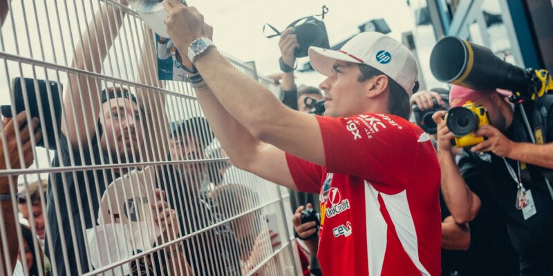 O Leclerca měl zájem McLaren i Mercedes: Přesvědčil ho Vasseur
