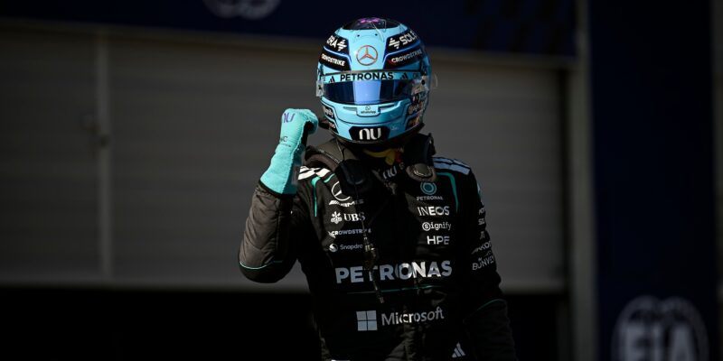 Jak Russell získal pole position i přes žluté vlajky?