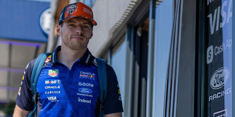 Verstappen vyvolal v paddocku rozruch. Přestoupí do McLarenu?