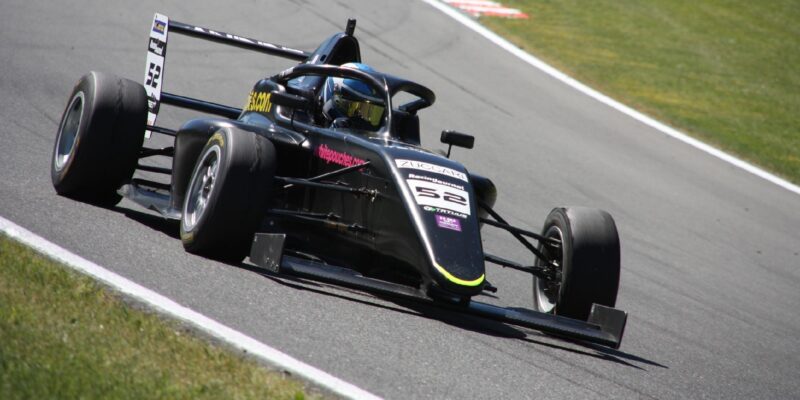 Famózní Andrea Moda-F1: Revival ve formuli 4 CEZ?