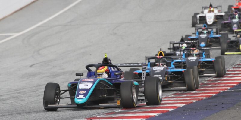 Italskou F4 v Monze ovládl Fin Sammalisto