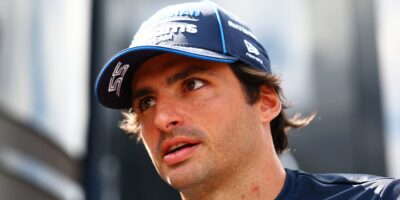 Piastri zuřil, Sainz se brání. Kolizi prý způsobil problém s vozem