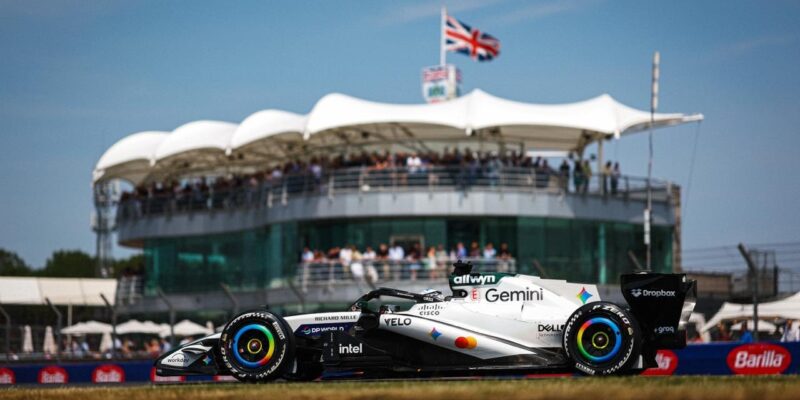 Silverstone: Tři dny v kolébce formule 1 s překvapením
