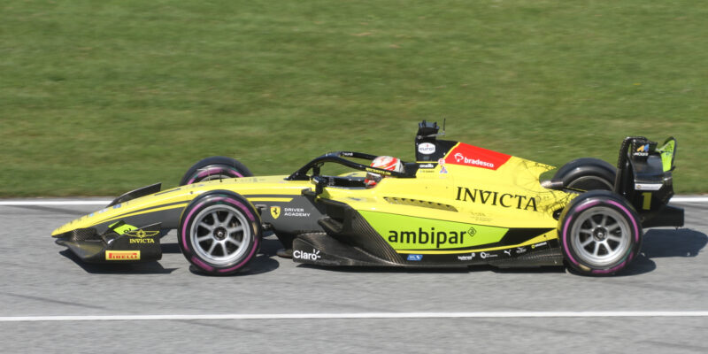 Kvalifikace F2 v Silverstone:  Camarova opravná zkouška