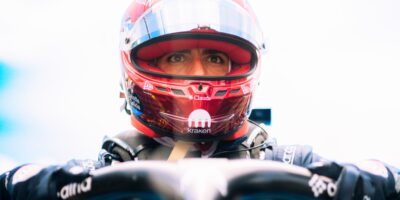 Proč Carlos Sainz dostal v Silverstonu vzácný trest