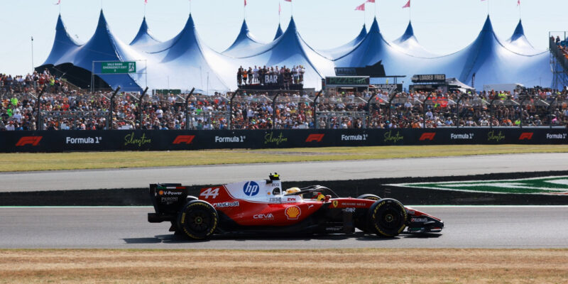 Sprintová kvalifikace VC Velké Británie: Hamilton slaví doma!