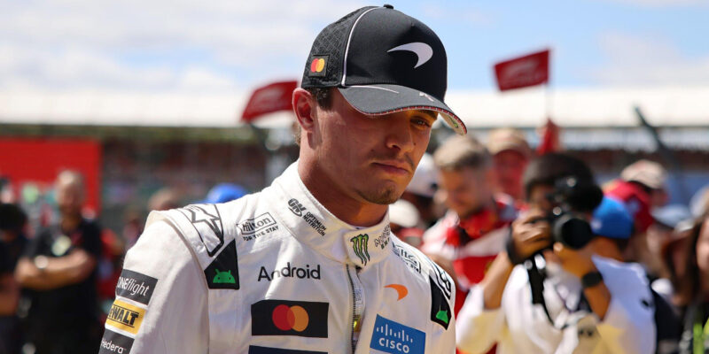 McLaren vysvětlil chybu, která málem stála Norrise pódium