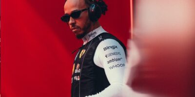 Mělo by Ferrari upřednostnit Hamiltona, pokud chce bojovat o titul?