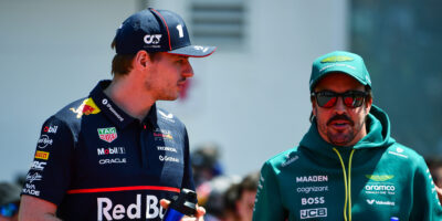 Alonso patří mezi 5 nejlepších jezdců na roštu, tvrdí Verstappen