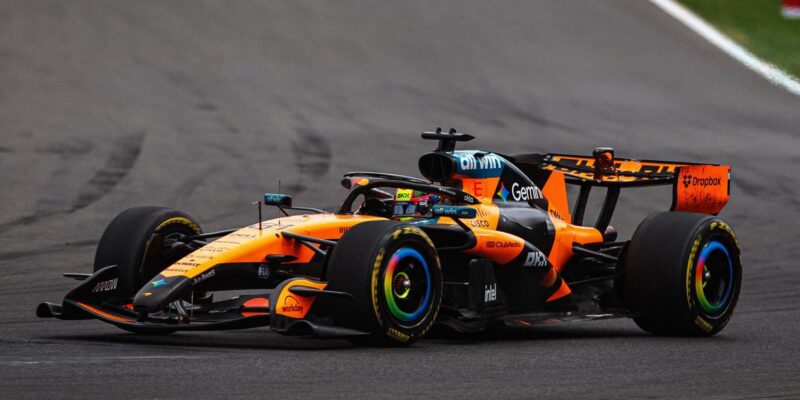 V McLarenu by měli přijmout rozhodnutí a obětovat aktuální sezonu