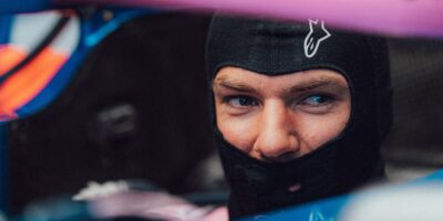 Jezdci řeší s FIA kontroverzní závěr Velké ceny Velké Británie