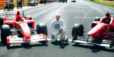 Vettel zpět na trati. Na Monze prohnal Schumacherovo Ferrari F2002