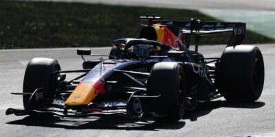 Mechaniky opět čeká noční: Vzadu se něco rozbilo