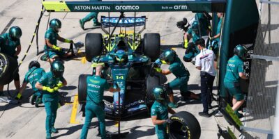 Alonso po kolizi zkritizoval jezdce z konce závodního pole