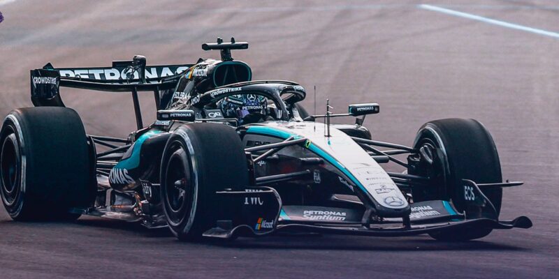 Výsledky FP1 VC Singapuru: Nejrychlejší čas zaznamenal Russell